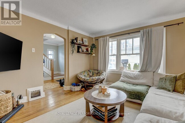 Building Photo - 224 Armstrong St