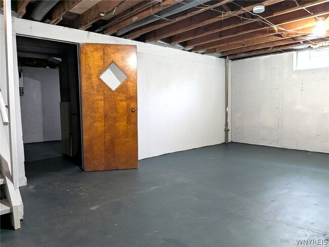 Building Photo - 253 Glenhaven Dr