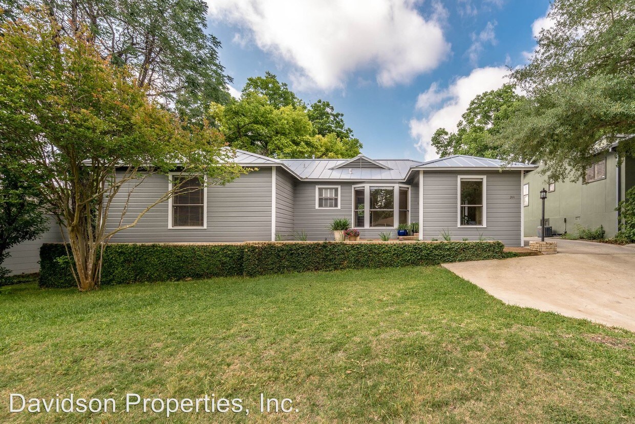 Primary Photo - 3 br, 3 bath House - 244 E. Edgewood Pl.
