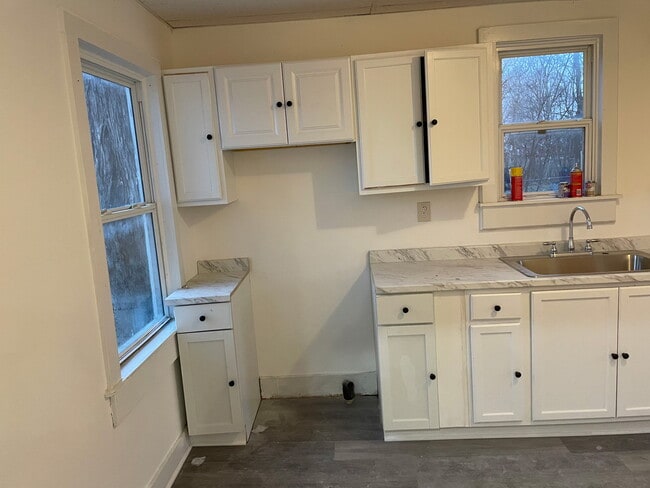 Building Photo - 909 N Olive St