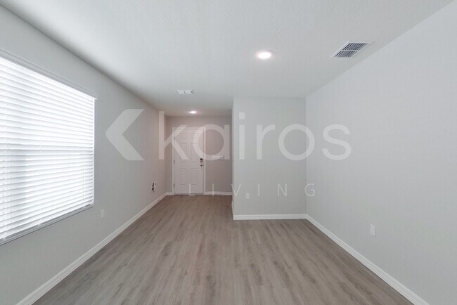 Building Photo - 8648 SW 43rd Ter