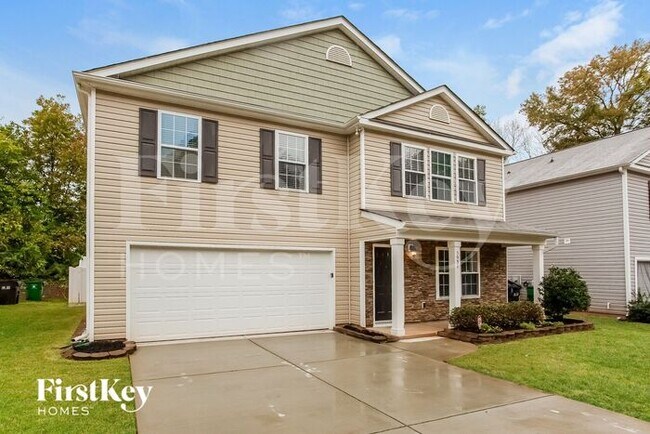 Foto del edificio - 5931 Sanders Farm Ln