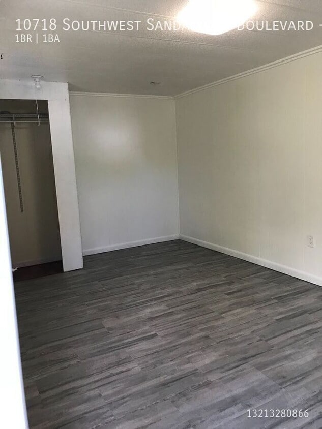 Building Photo - 10718 SW Sandalfoot Blvd