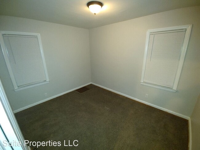 Building Photo - 2 br, 1 bath House - 8865 Greenview Ave