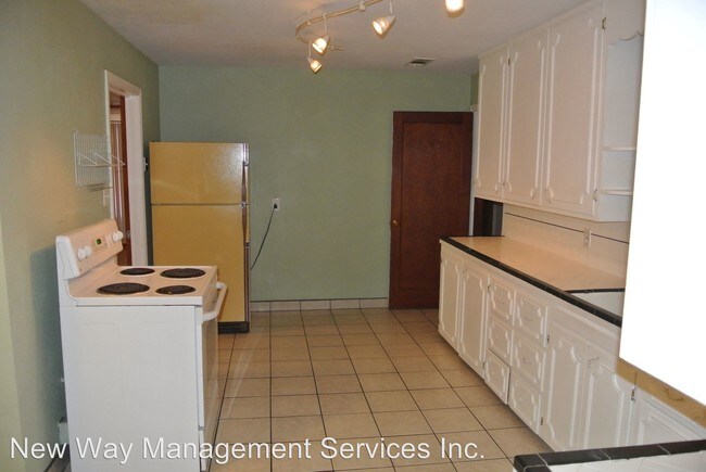 Building Photo - 2 br, 1 bath House - 482 Central Avenue