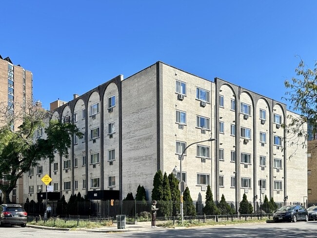 Building Photo - 663 W Grace St