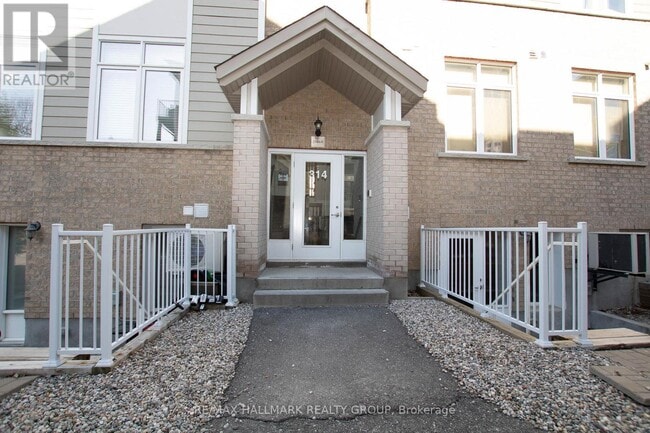 Building Photo - 314 Everest Private