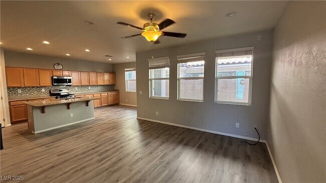 Foto del edificio - 10228 Ruggles Mansion Ave