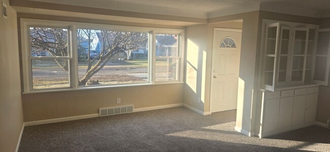 Foto del edificio - Newly Renovated