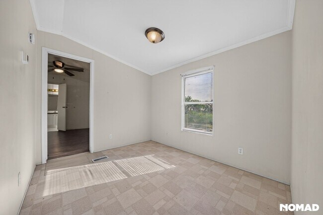 Building Photo - 118 cr 458
