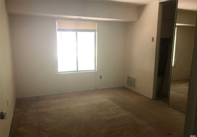 Building Photo - 6 Navajo Ct