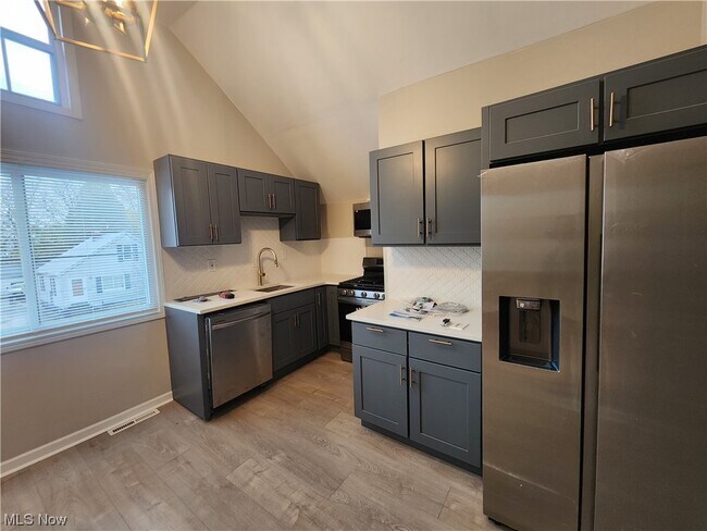 Building Photo - 4915 Tillman Ave