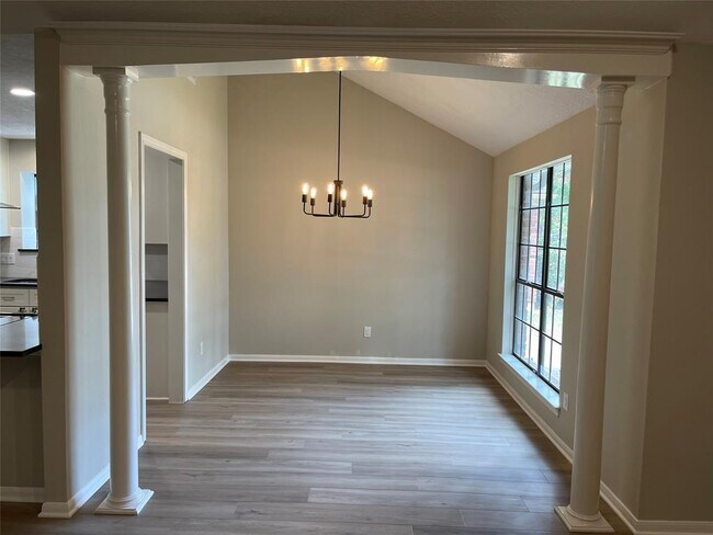 Building Photo - 1015 Cascade Creek Dr