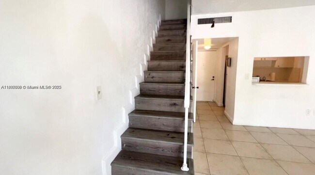 Foto del edificio - 1305 W 53rd St