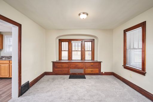 Building Photo - Beautifully remodeled 3 bed 1 bath colonial in East Akron !