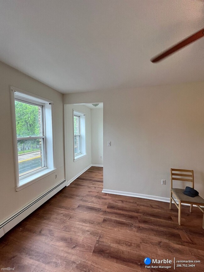 Building Photo - 2 br, 1 bath Townhome - 337 Ocean Ave Apt 2
