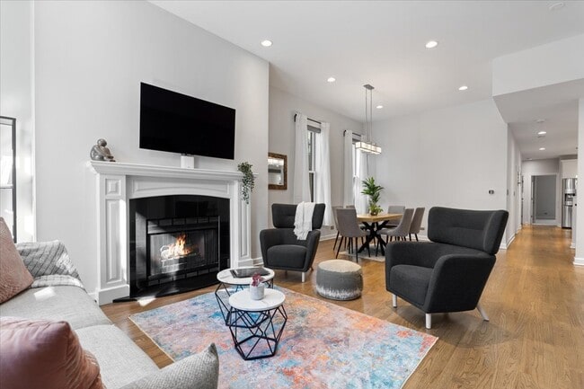 Building Photo - 1867 N Halsted St