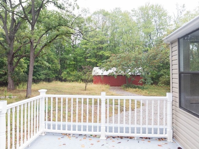 Building Photo - 3BR, Newly Renovated Country Livin' in the...
