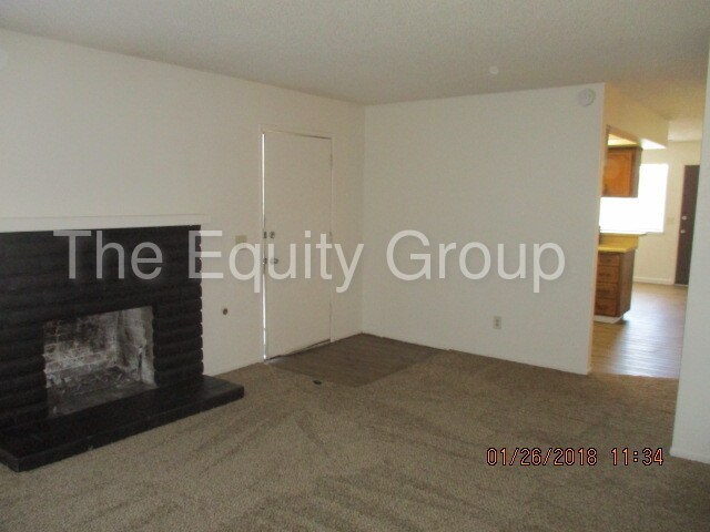 Building Photo - 150 S Peppertree St