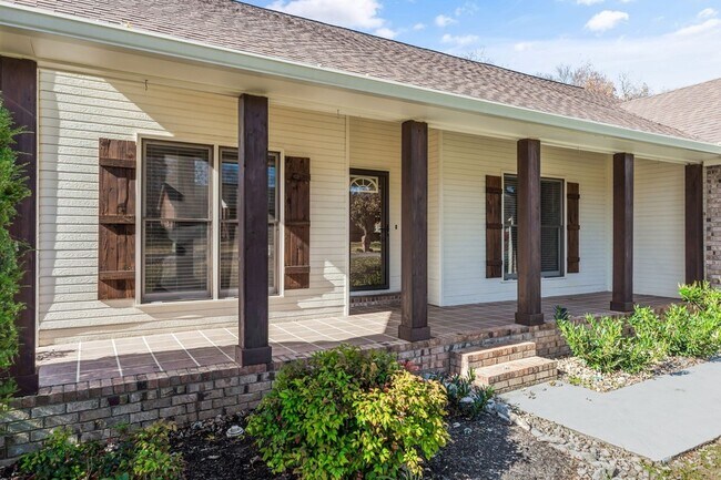 Foto del edificio - 755 Regal Dr