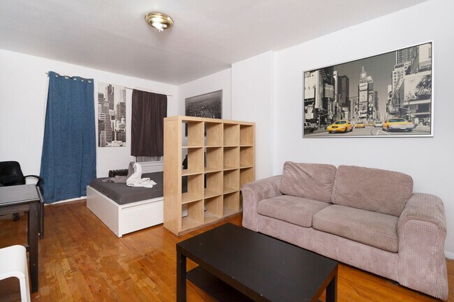 Foto del edificio - 131 E 94th St