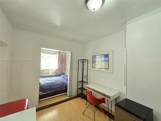 Foto del edificio - 1252 SW 23rd St