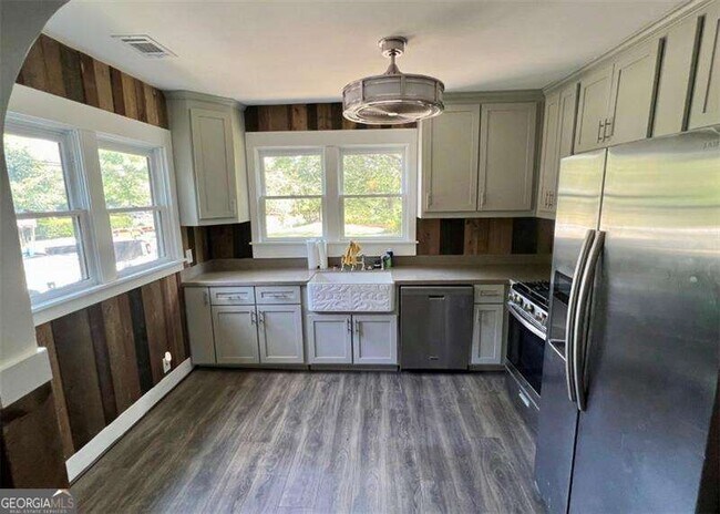 Foto del edificio - 3521 Clay Rd SW