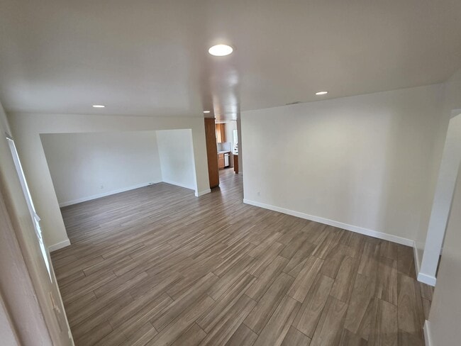 Building Photo - 12671 Hazel Ave