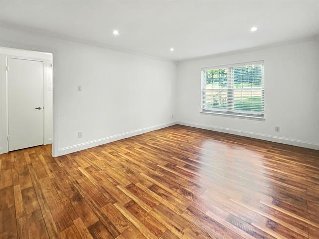 Foto del edificio - 7718 Royal Ln
