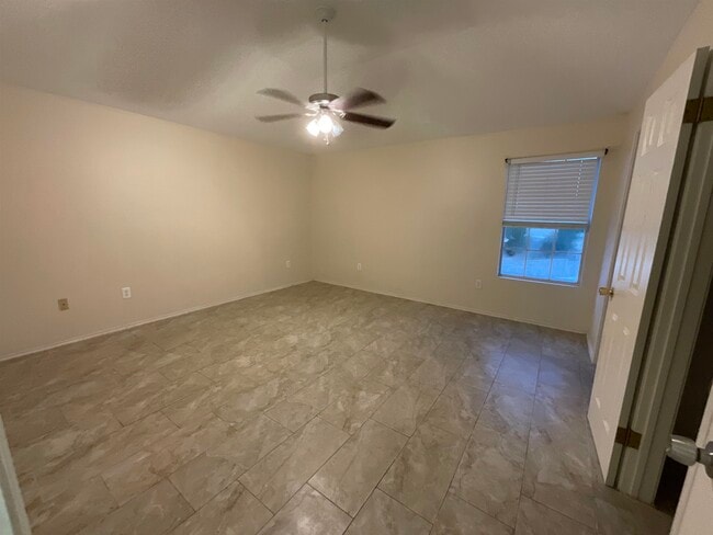 Building Photo - 915 Rutledge Dr