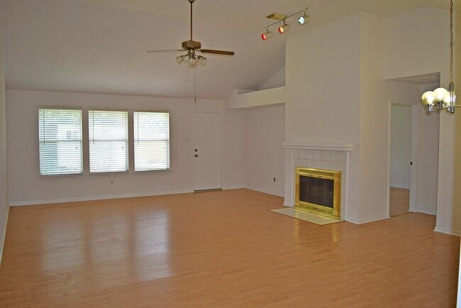 Building Photo - 11034 Springsong Dr