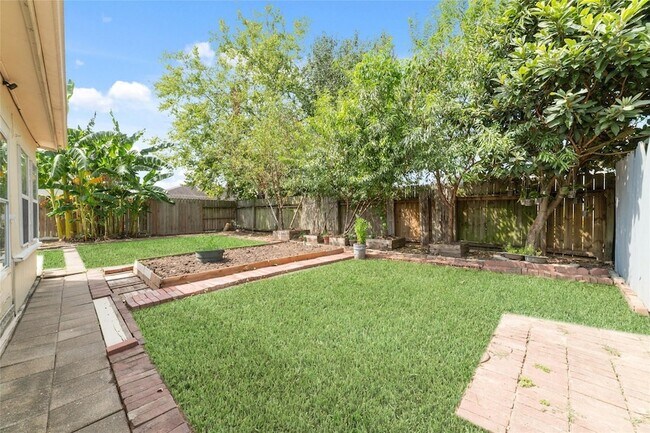 Foto del edificio - 8427 Brickhaven Ln