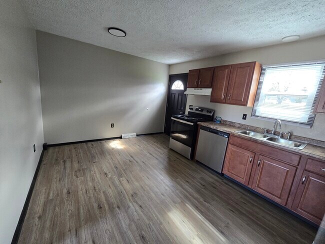 Foto del edificio - 1409 E 38th St