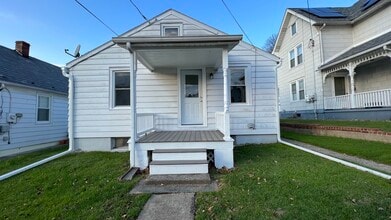 Building Photo - 33 Spruce St
