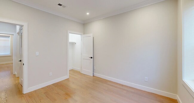 Building Photo - 164 Allston St