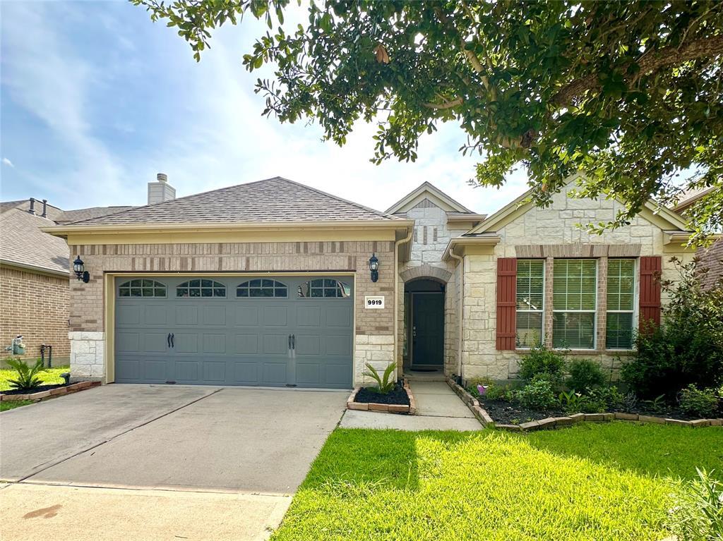 Foto principal - 9919 Red Pine Valley Trail