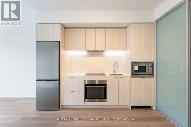 Photo du bâtiment - 86 Dundas St E