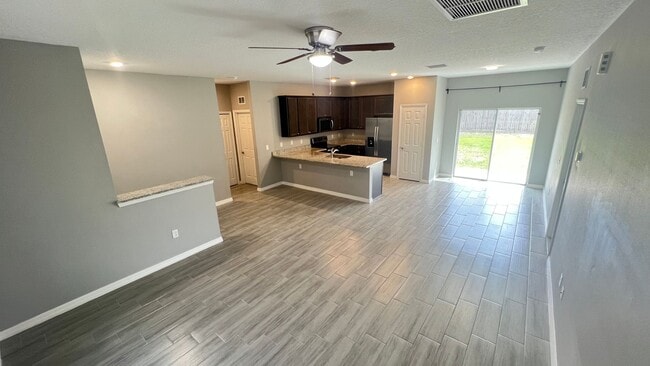 Foto del edificio - AWESOME 3 BD/2BA Home in Beautiful Palm Bay!!