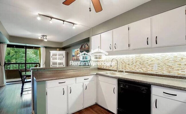 Foto del edificio - 5675 Harpers Farm Rd