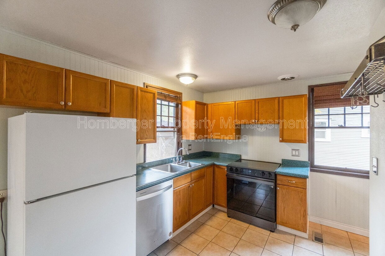 Primary Photo - 1311 E 16th Ave