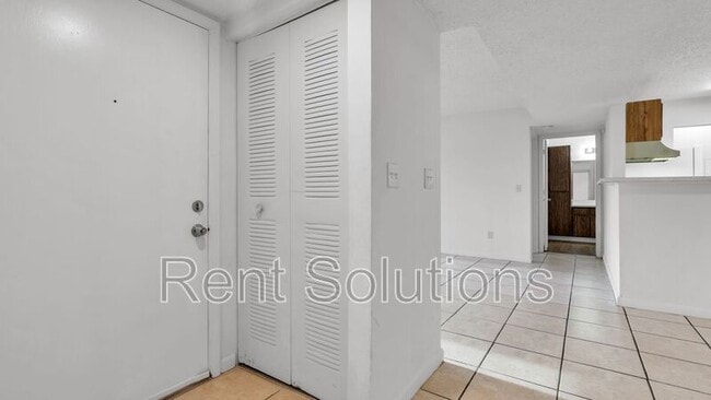 Building Photo - 455 Alt 19