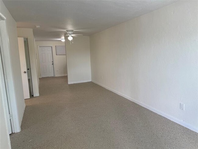 Foto del edificio - 2830 NW 15th Ct