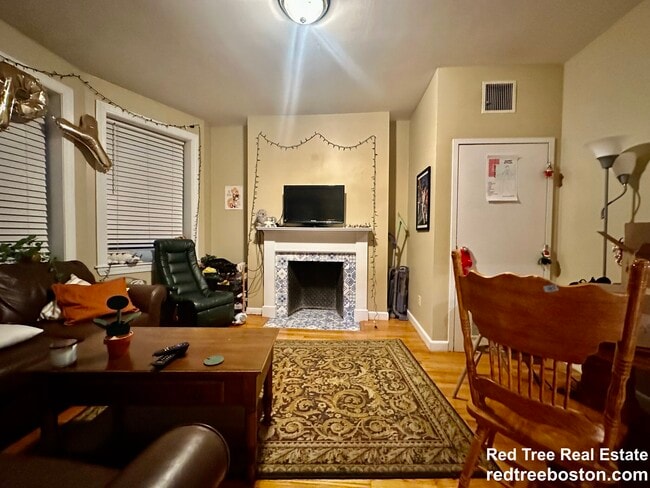 Photo - 17 Highgate St Apartment