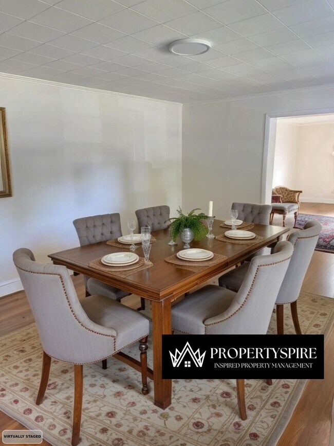 Foto del edificio - Charming 3 Bed 2 Bath Room Home In Salisbu...