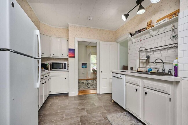 Foto del edificio - 46 Garfield Ave