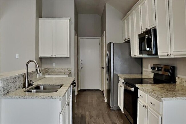 Foto del edificio - 3102 Candle Pond Ln