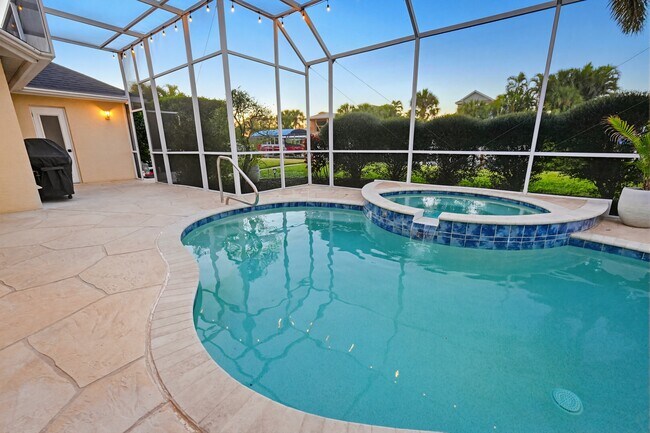 Building Photo - 4423 Shark Dr