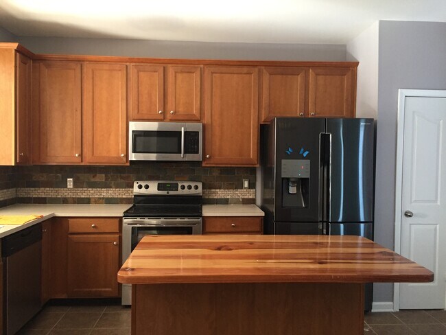 Foto del edificio - Townhome in Lismore Village Available!