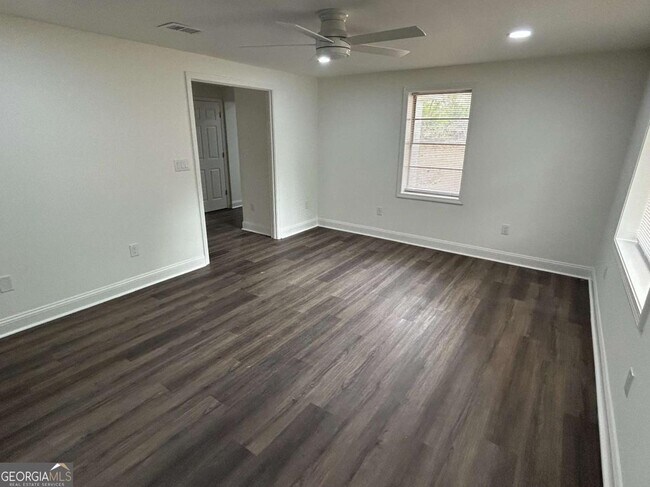 Foto del edificio - 148 Johnson Dr