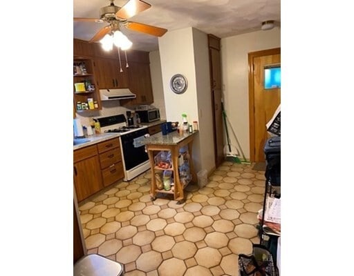 Building Photo - 32 Lakehill Ave